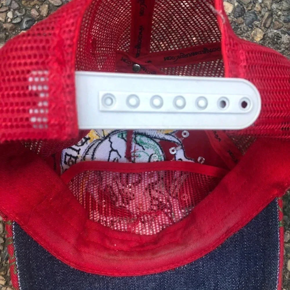 Don Ed Hardy by Christian Audigier Love Kills Jeweled Mesh Snapback Trucker Hat - Picture 7 of 8